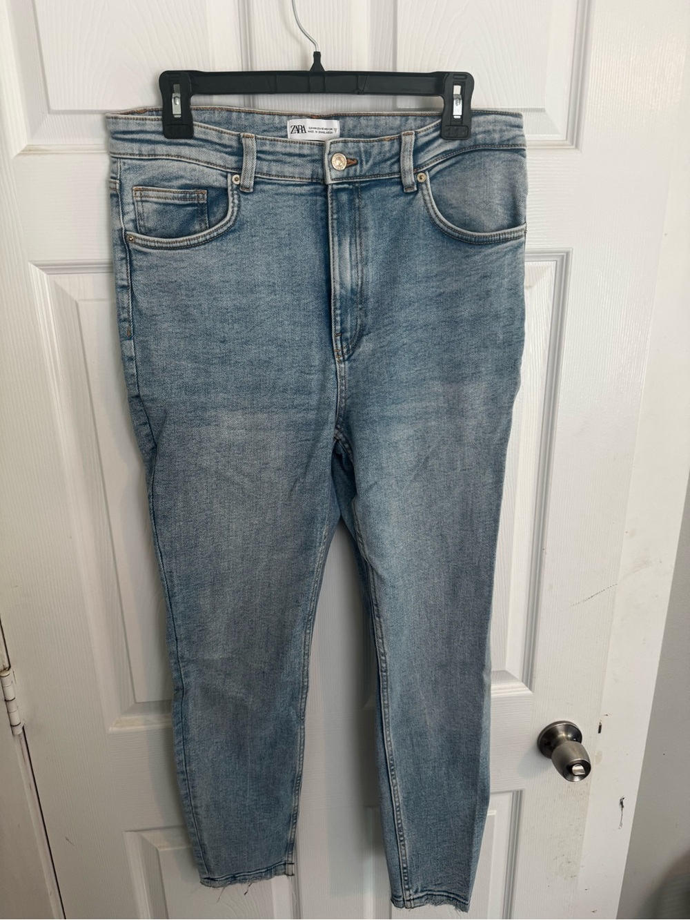 Zara Women’s Skinny Jeans in Light Blue Wash